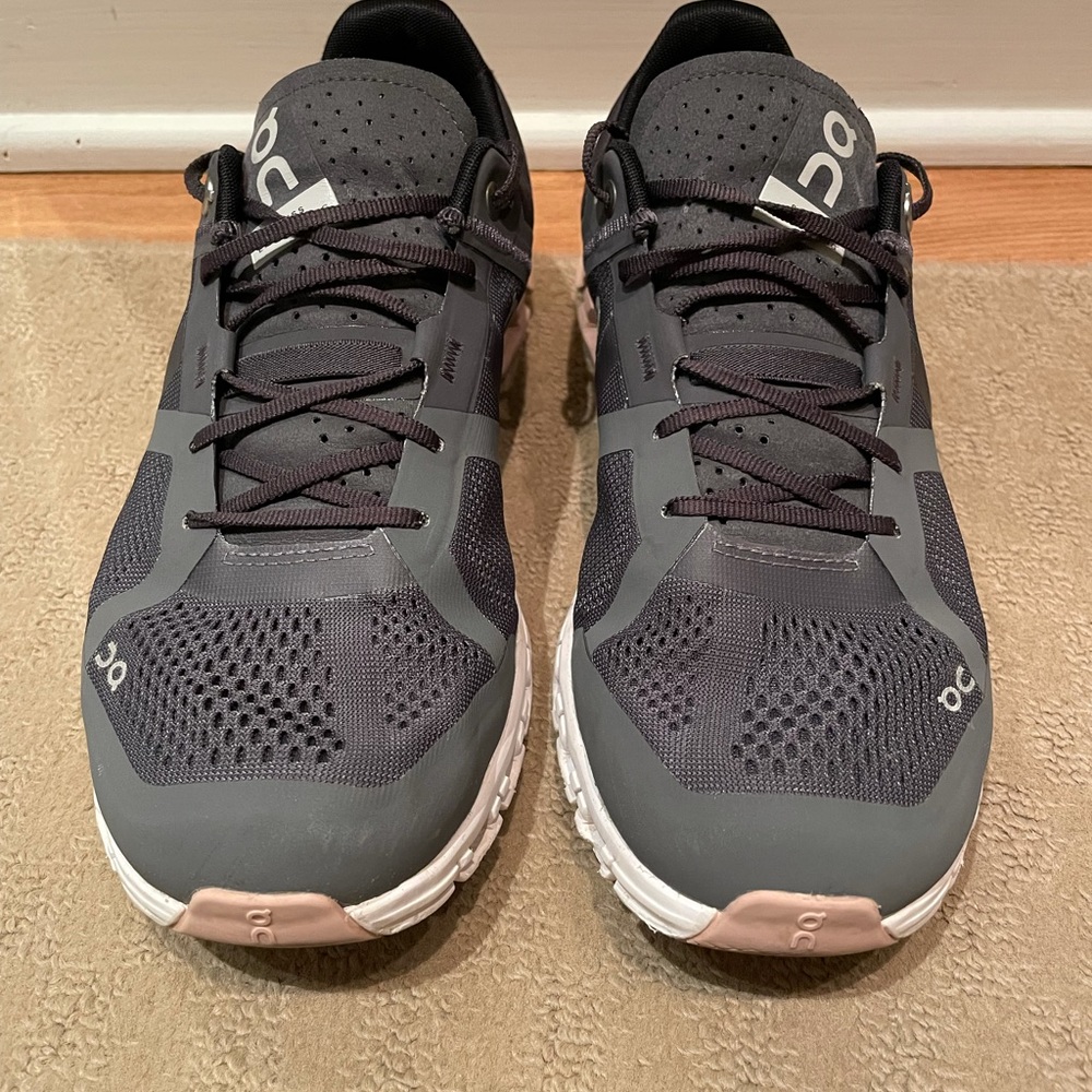 On running Cloudflow | Rock/Rose color